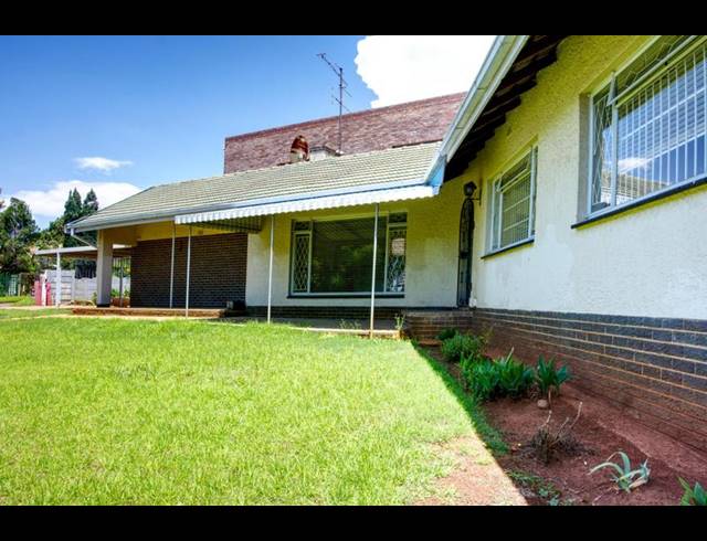 4 BEDROOM HOUSE FOR SALE IN MONTGOMERY PARK